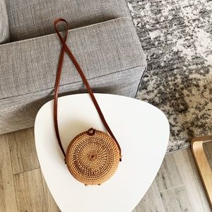 BRAND NEW CROSSBODY RATTAN CIRCLE BAG
